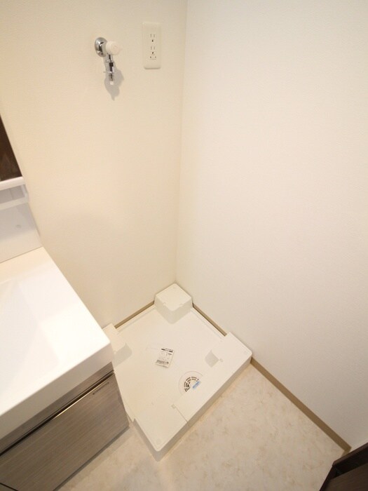 物件内観写真15　(洗濯機置場)