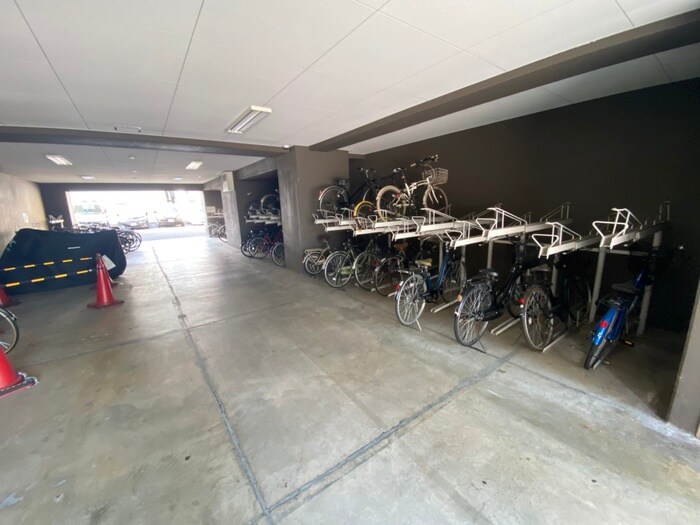 物件外観写真5　(駐輪場)