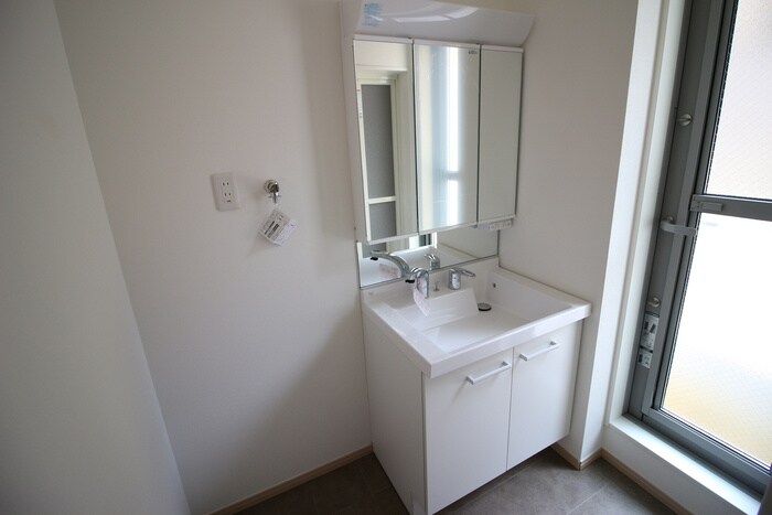 物件内観写真11　(洗面)
