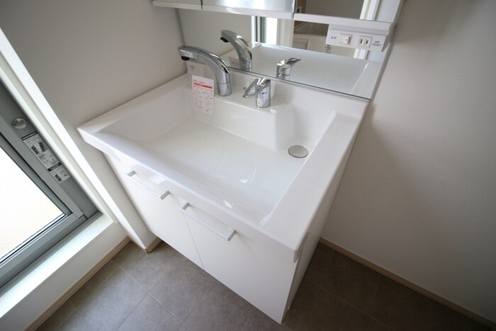 物件内観写真12　(洗面)