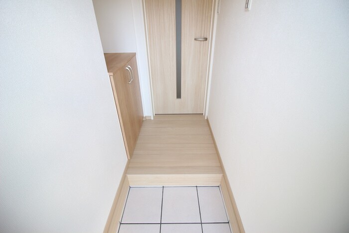 物件内観写真14　(玄関)