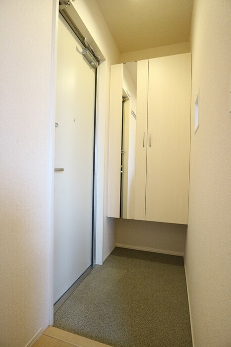 物件内観写真9　(玄関)