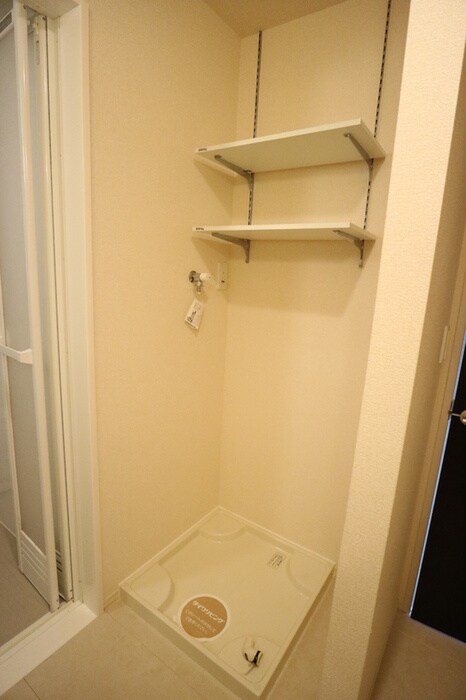 物件内観写真13　(洗濯機置場)