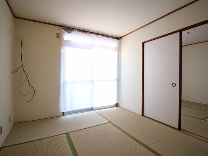 物件内観写真8　(居室)