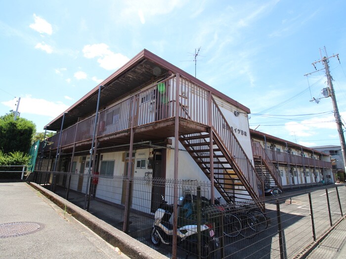 物件外観写真4　(駐輪場)