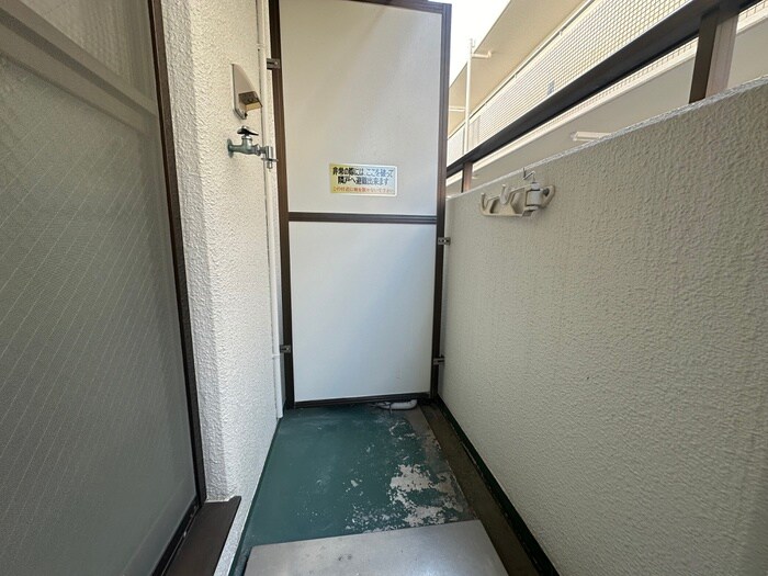 物件内観写真10　(洗濯機置場)