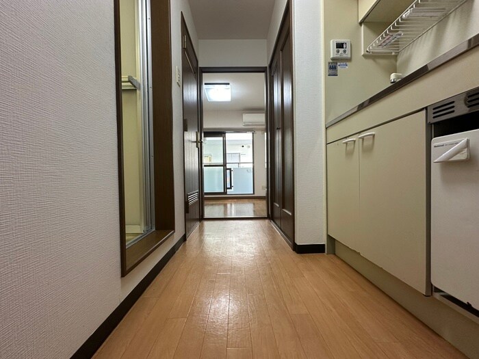 物件内観写真17　(廊下)