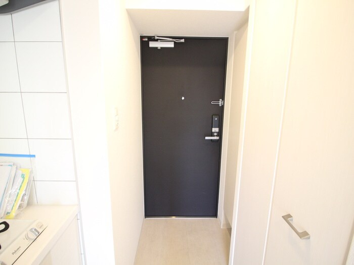 物件内観写真13　(玄関)