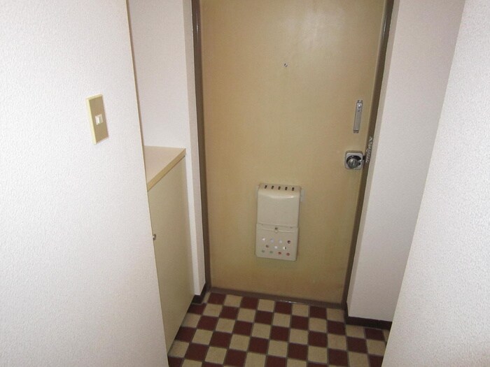 物件内観写真7　(玄関)