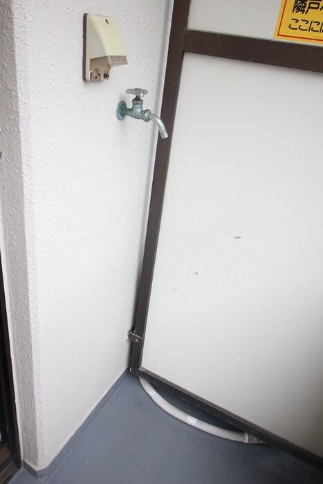 物件内観写真11　(洗濯機置場)