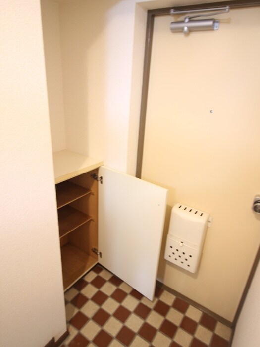 物件内観写真15　(玄関)