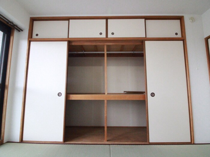 物件内観写真12　(収納)