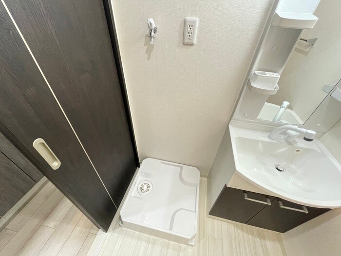 物件内観写真14　(洗濯機置場)