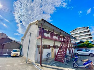 伯太マンション外観写真