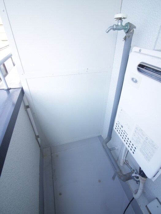 物件内観写真18　(洗濯機置場)