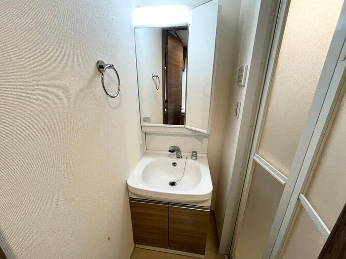 物件内観写真9　(洗面)