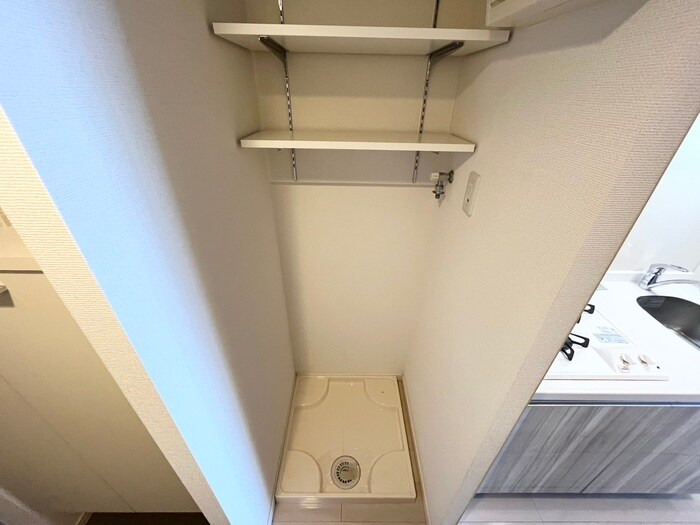 物件内観写真11　(洗濯機置場)