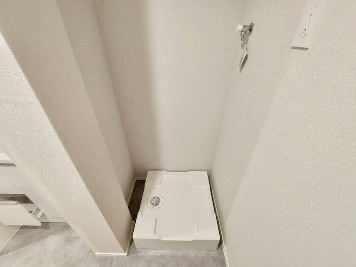 物件内観写真18　(洗濯機置場)