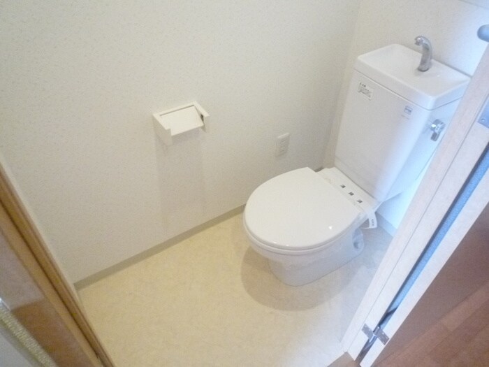 物件内観写真8　(トイレ)