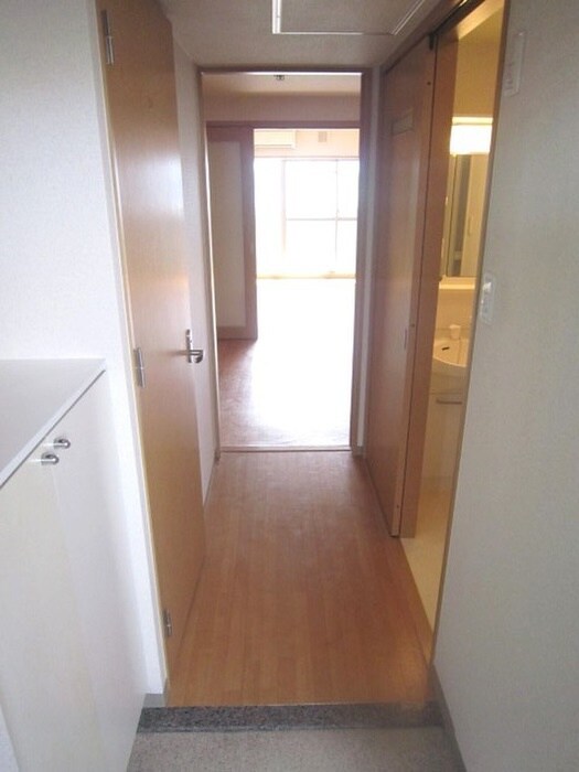 物件内観写真9　(玄関)