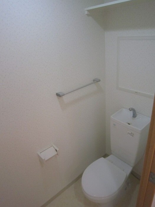 物件内観写真14　(トイレ)