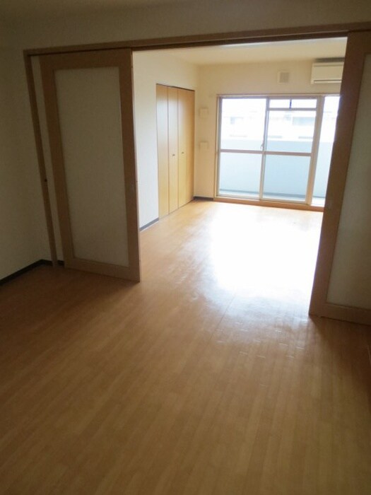 物件内観写真17　(室内からの展望)