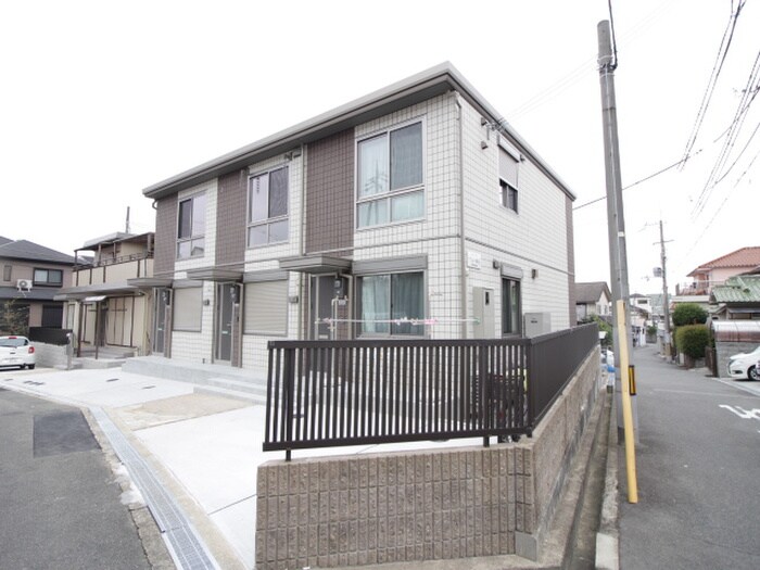 物件外観写真2　(駐車場)