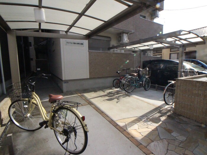 物件外観写真3　(駐輪場)