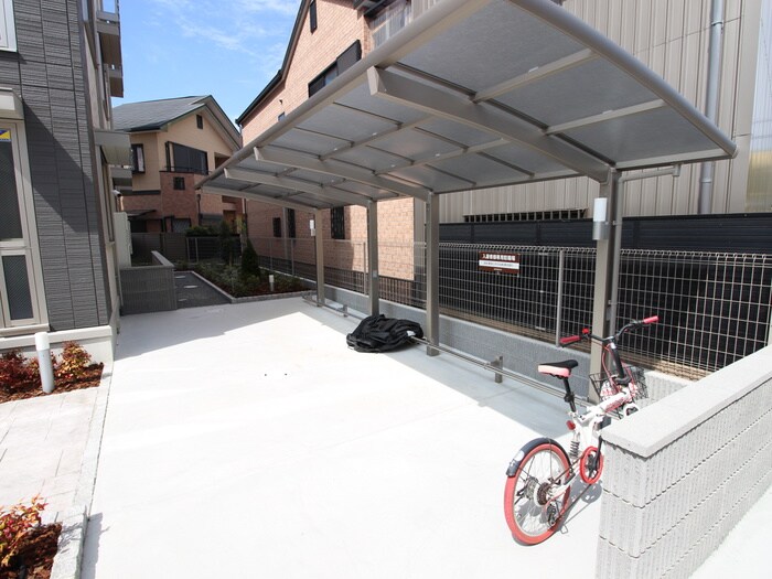 物件外観写真4　(駐輪場)