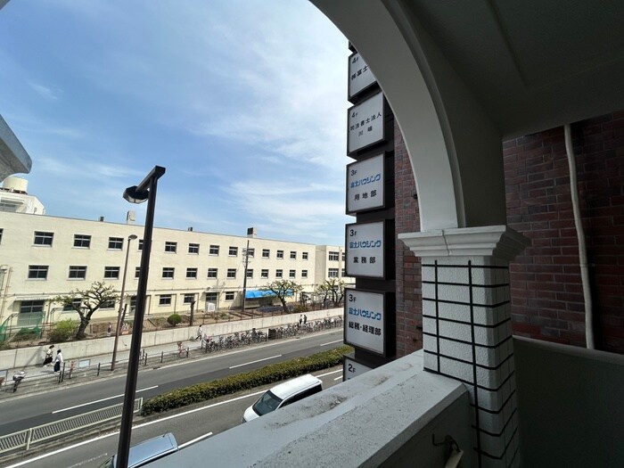 物件内観写真20　(室内からの展望)