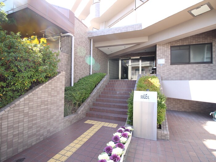 物件外観写真5　(エントランス部分)