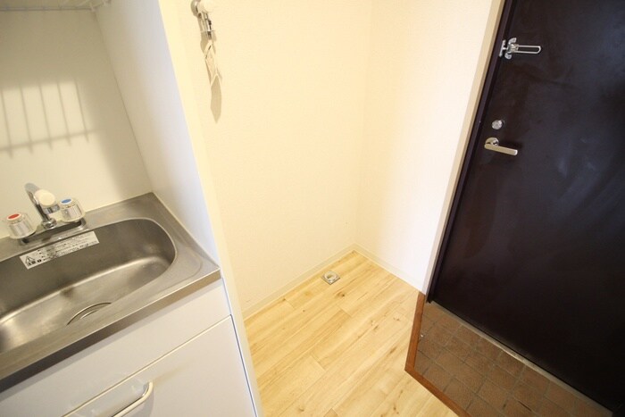 物件内観写真11　(洗濯機置場)