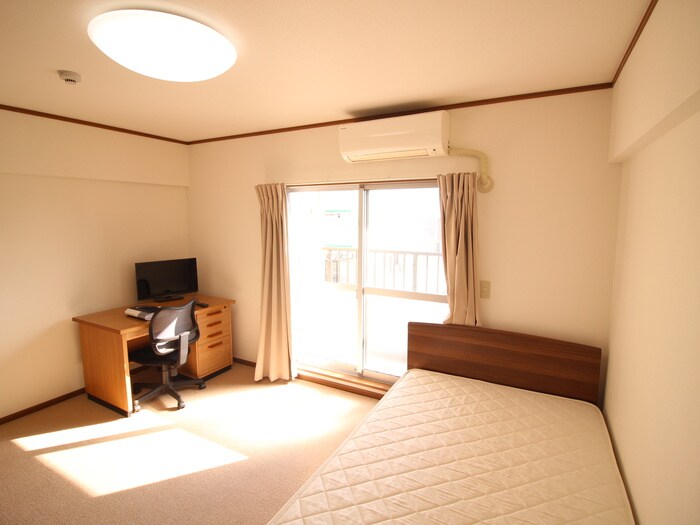 物件内観写真8　(居室)