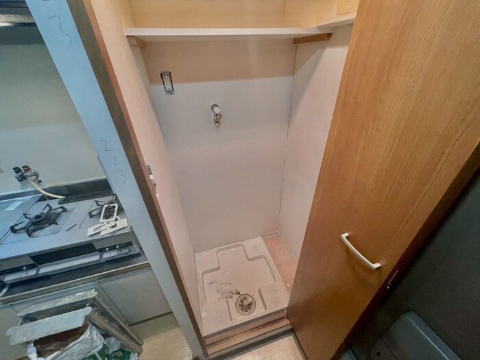 物件内観写真13　(洗濯機置場)