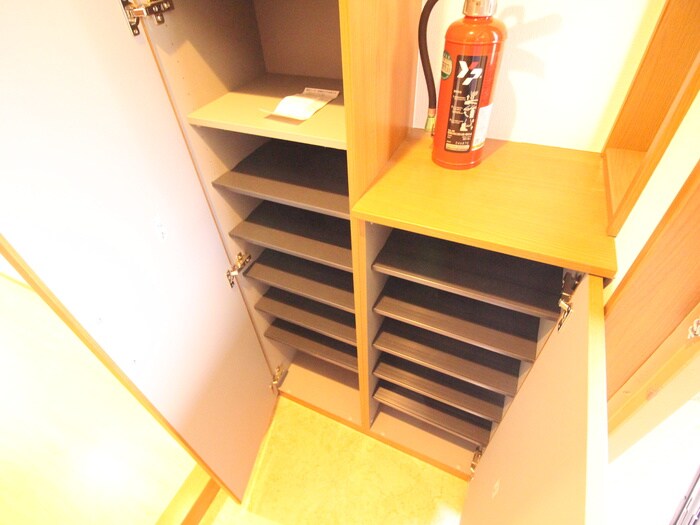 物件内観写真15　(靴箱)