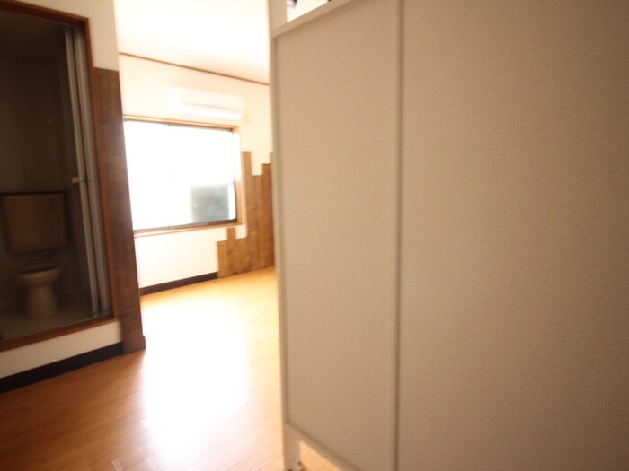 物件内観写真7　(玄関)