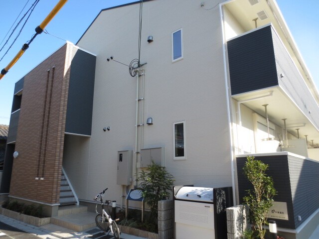 物件外観写真3　(エントランス部分)