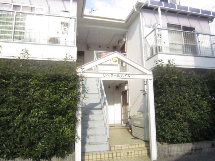 物件外観写真6　(エントランス部分)