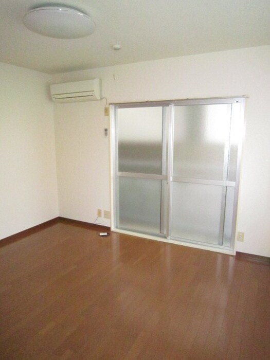 物件内観写真10　(居室)