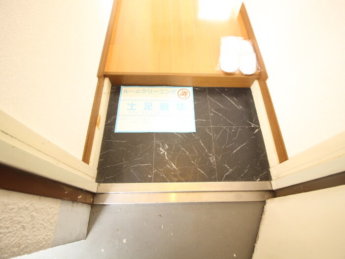 物件内観写真21　(玄関)