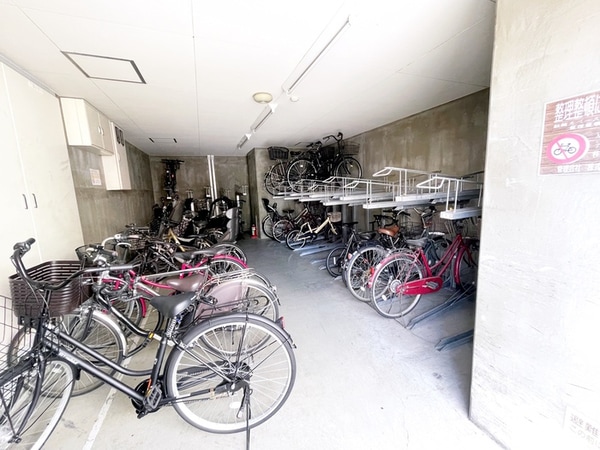 駐輪場