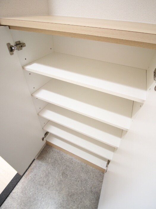 物件内観写真13　(靴箱)