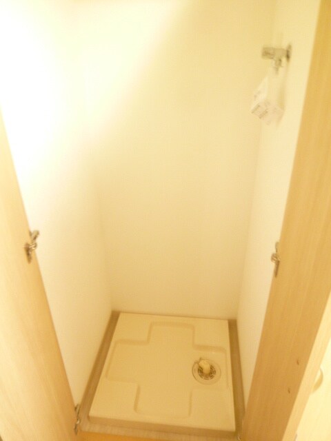 物件内観写真14　(洗濯機置場)