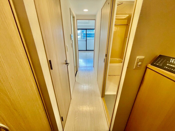 物件内観写真20　(廊下)