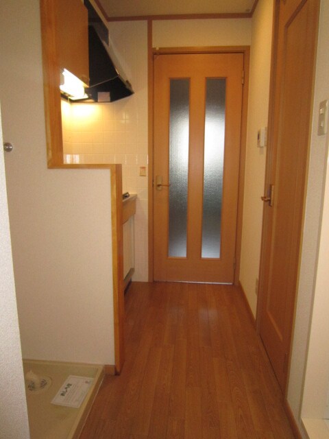 物件内観写真14　(廊下)