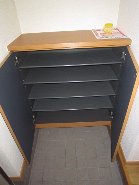 物件内観写真15　(靴箱)