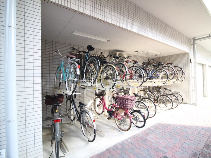 物件外観写真6　(駐輪場)