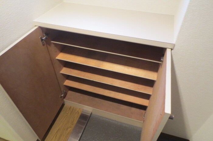 物件内観写真8　(靴箱)