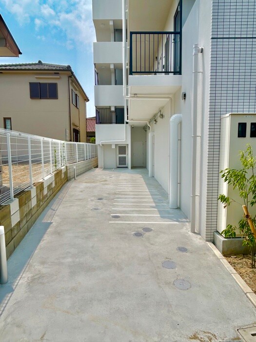 物件外観写真5　(駐輪場)