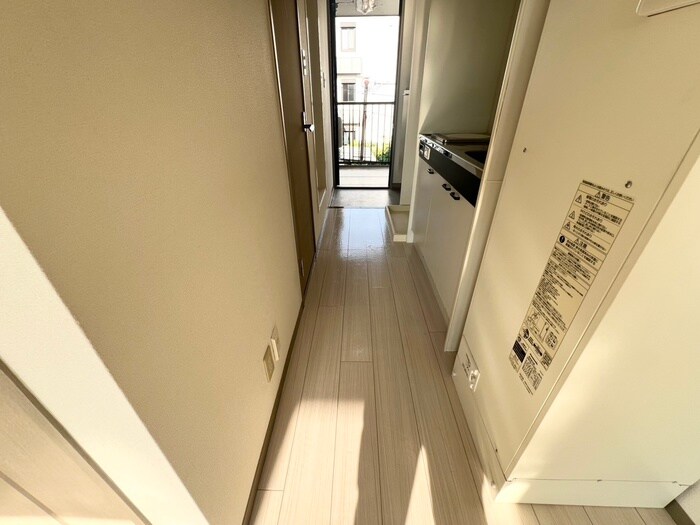 物件内観写真8　(廊下)